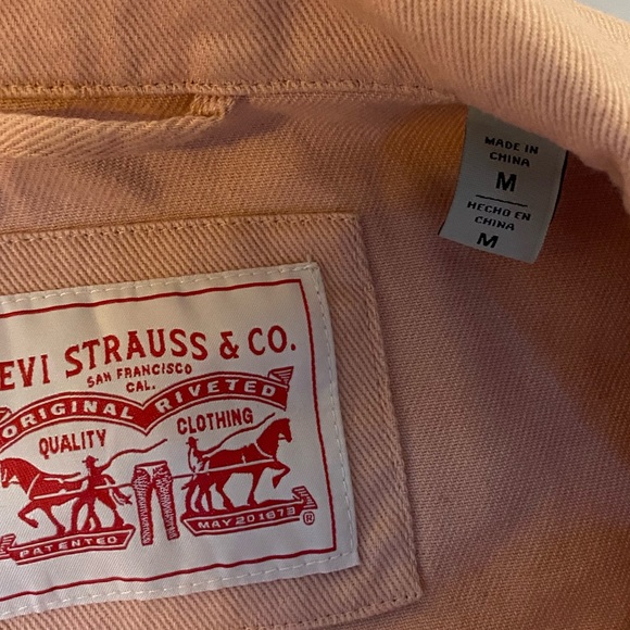 Levi Strauss Womens Size Medium Pink Denim Jacket Zipper/Button up - Picture 2 of 3
